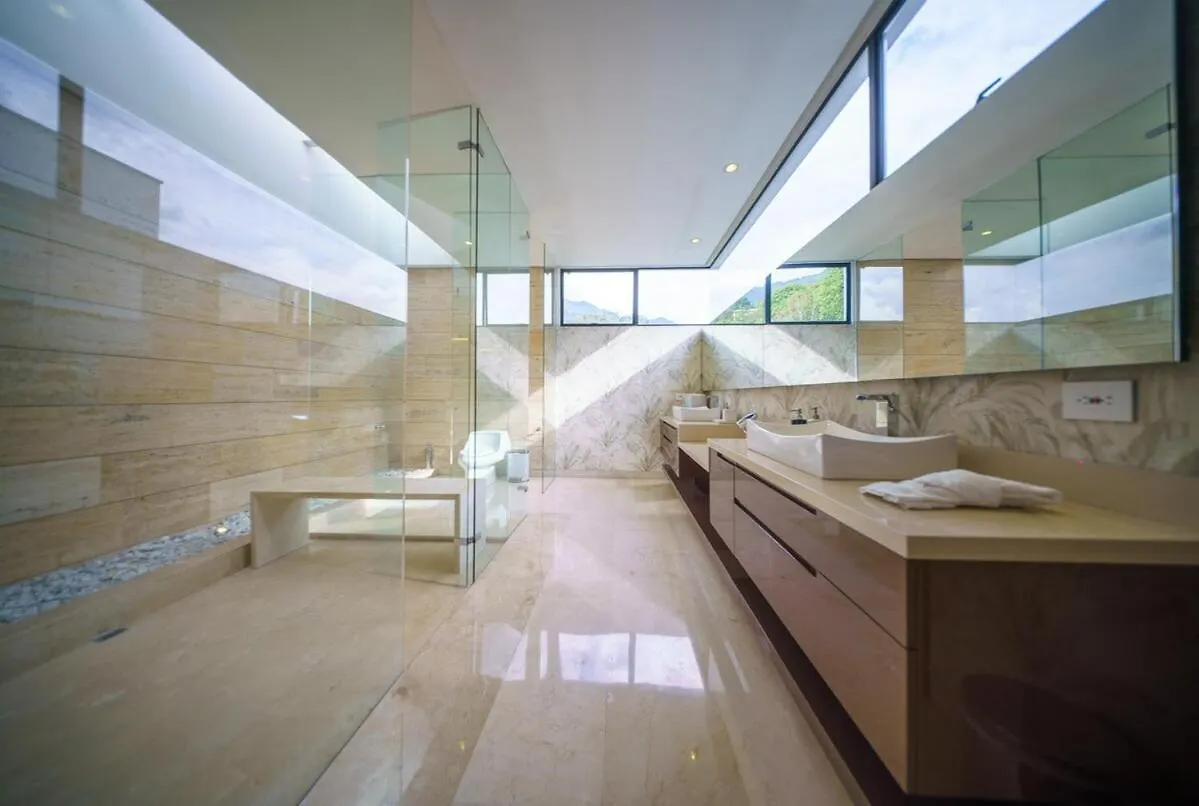 Luxury Mansion 8 Bed, Heated Pool, Jacuzzi & Gym Vila Medellín Colômbia