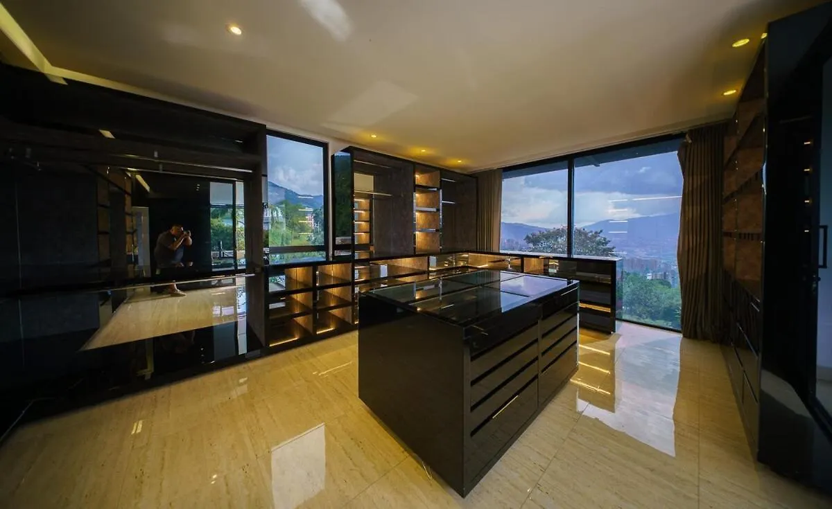 Luxury Mansion 8 Bed, Heated Pool, Jacuzzi & Gym Vila Medellín 0*,