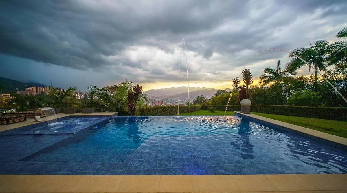 Luxury Mansion 8 Bed, Heated Pool, Jacuzzi & Gym Vila Medellín 0*,