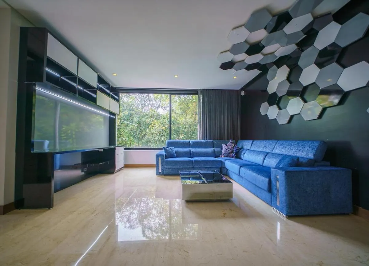 Villa Luxury Mansion 8 Bed, Heated Pool, Jacuzzi & Gym Vila Medellín