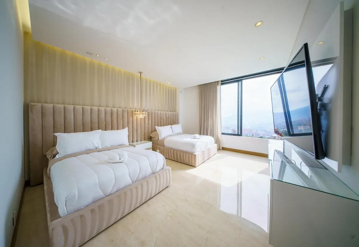 Villa Luxury Mansion 8 Bed, Heated Pool, Jacuzzi & Gym Medellín Kolumbien