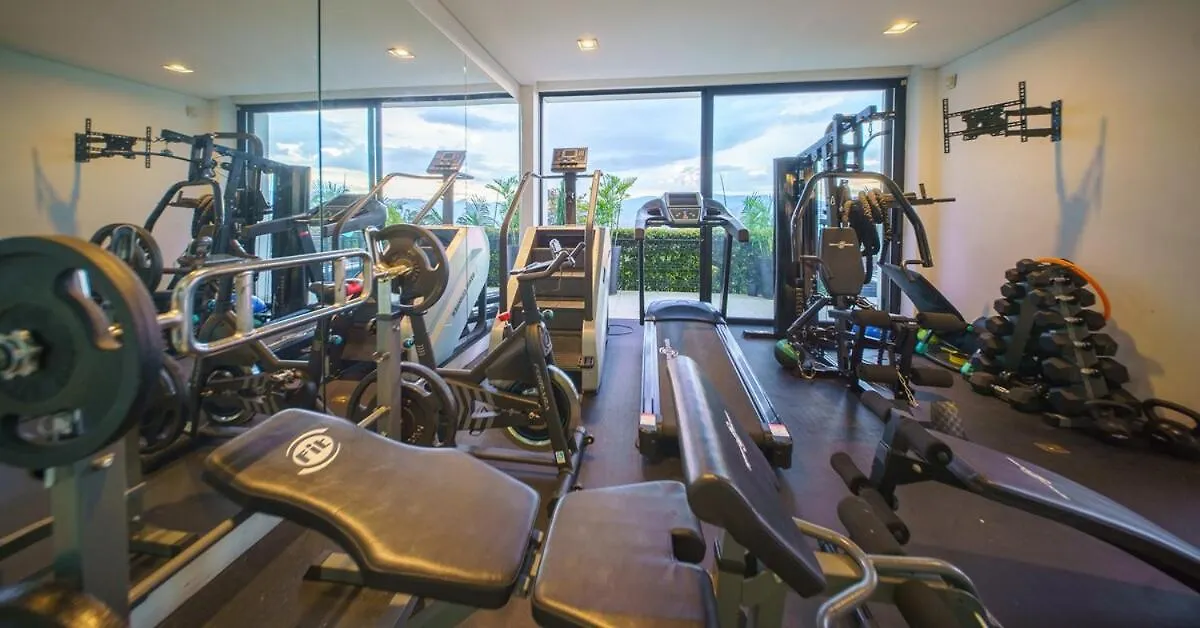 Villa Luxury Mansion 8 Bed, Heated Pool, Jacuzzi & Gym Medellín