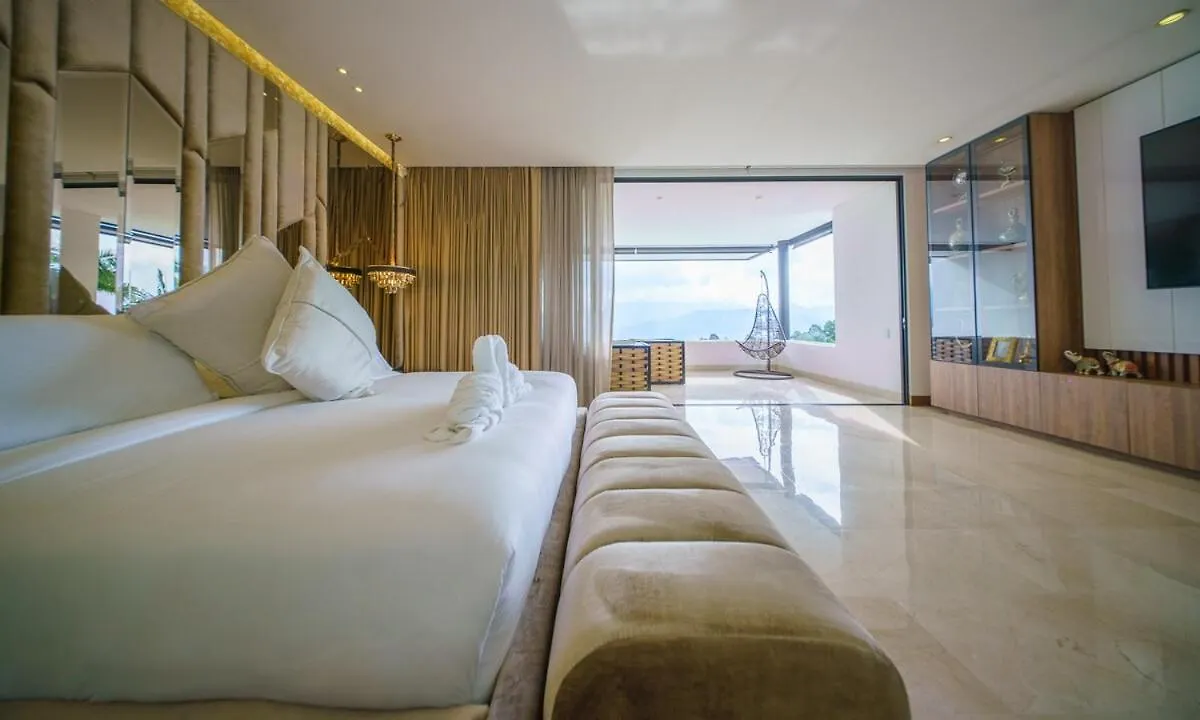 Villa Luxury Mansion 8 Bed, Heated Pool, Jacuzzi & Gym Medellín