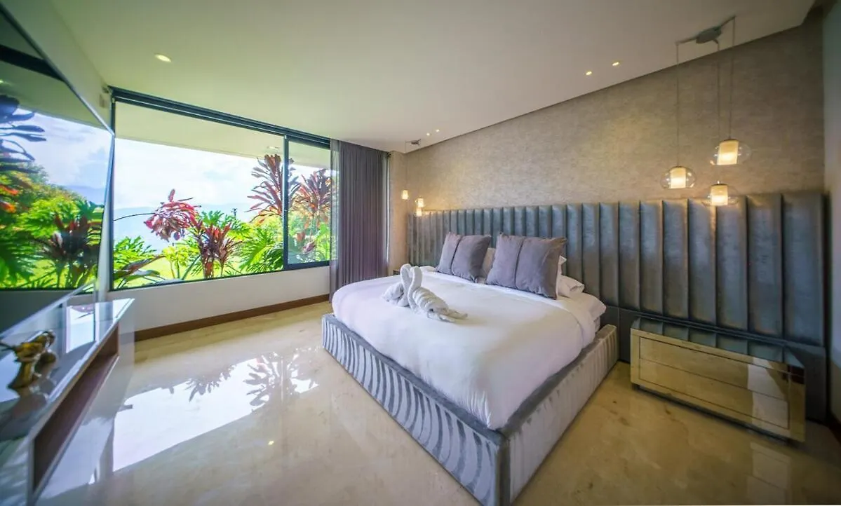 Villa Luxury Mansion 8 Bed, Heated Pool, Jacuzzi & Gym Medellín